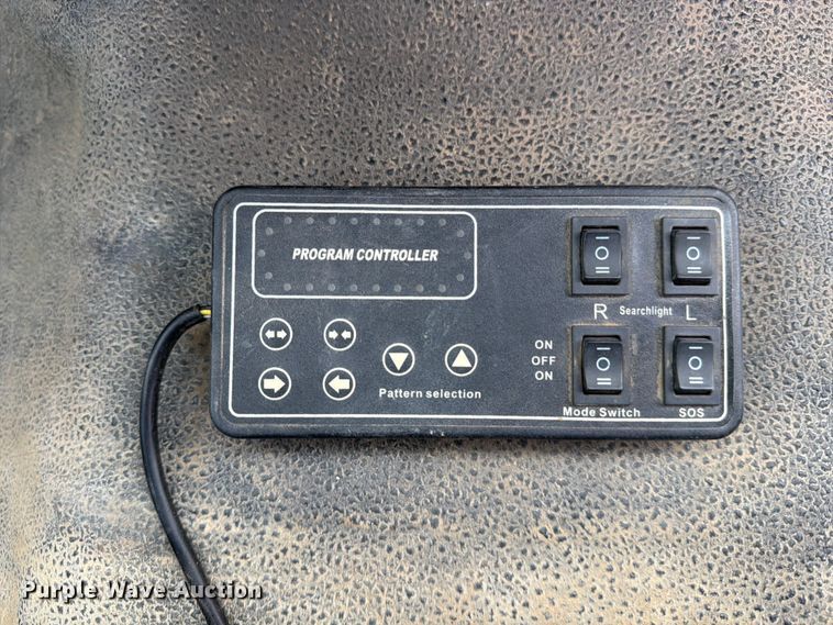 image for item FB8043 2012 Ford F350 Super Duty utility bed pickup truck