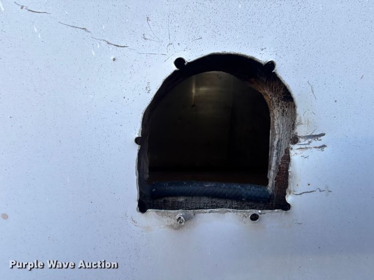 image for item FB8681 1996 Wells Cargo enclosed cargo trailer