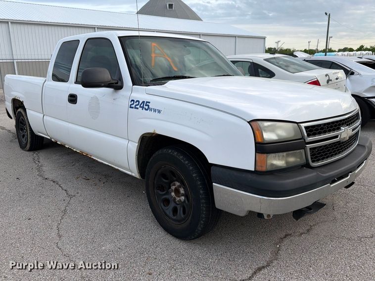 image for item FC3019 2006 Chevrolet Silverado 1500 Ext. Cab pickup truck