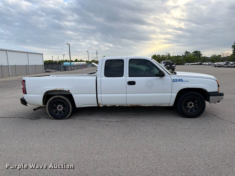 image for item FC3019 2006 Chevrolet Silverado 1500 Ext. Cab pickup truck