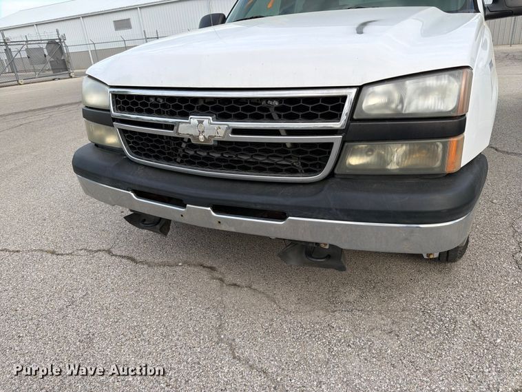 image for item FC3019 2006 Chevrolet Silverado 1500 Ext. Cab pickup truck