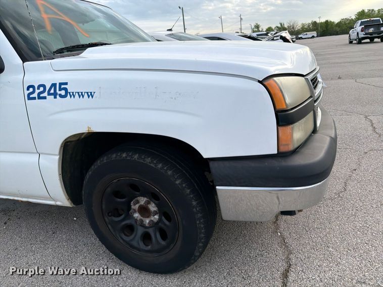 image for item FC3019 2006 Chevrolet Silverado 1500 Ext. Cab pickup truck
