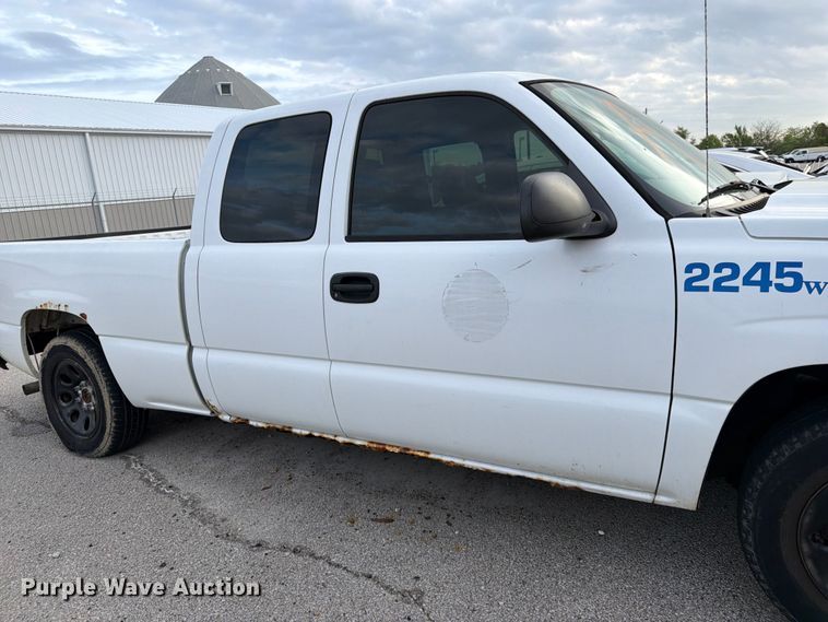 image for item FC3019 2006 Chevrolet Silverado 1500 Ext. Cab pickup truck