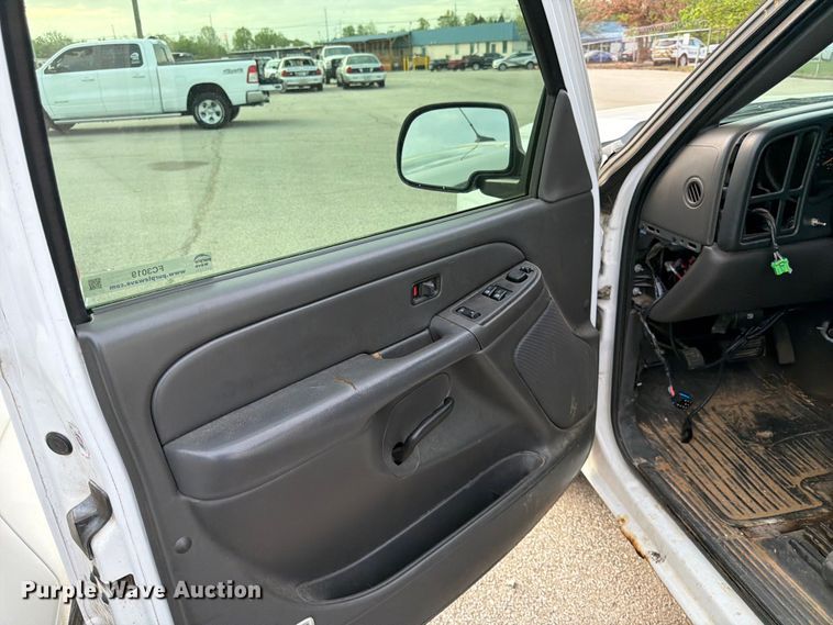 image for item FC3019 2006 Chevrolet Silverado 1500 Ext. Cab pickup truck