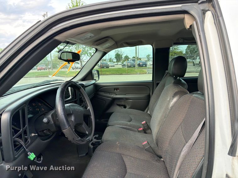 image for item FC3019 2006 Chevrolet Silverado 1500 Ext. Cab pickup truck