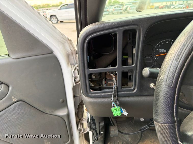 image for item FC3019 2006 Chevrolet Silverado 1500 Ext. Cab pickup truck