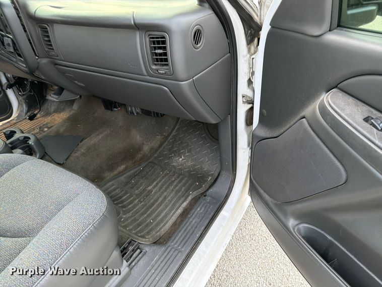 image for item FC3019 2006 Chevrolet Silverado 1500 Ext. Cab pickup truck