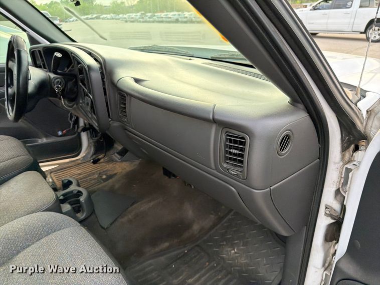 image for item FC3019 2006 Chevrolet Silverado 1500 Ext. Cab pickup truck