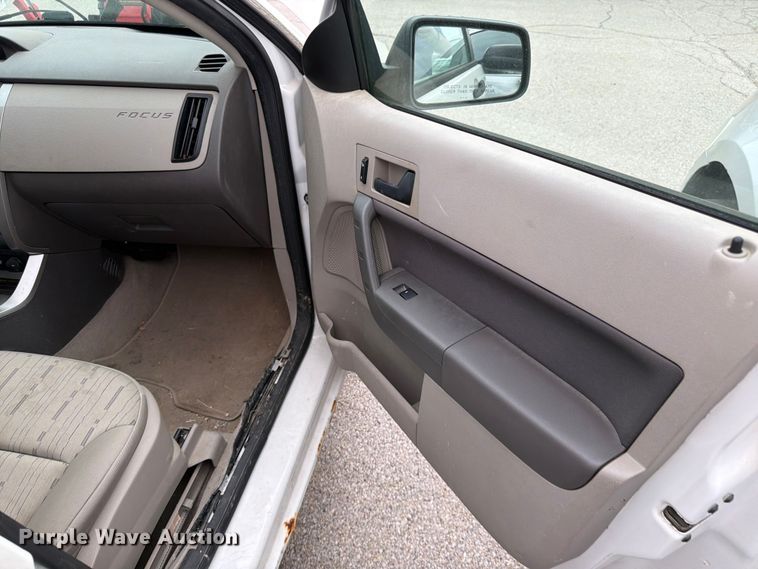 image for item FC3020 2009 Ford Focus 