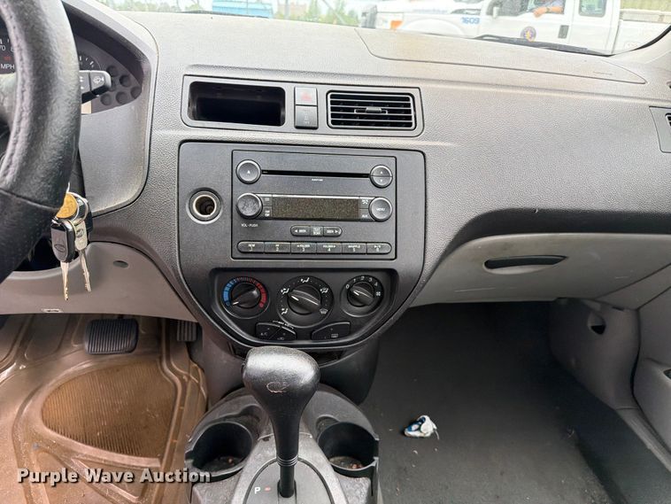 image for item FC3028 2007 Ford Focus 