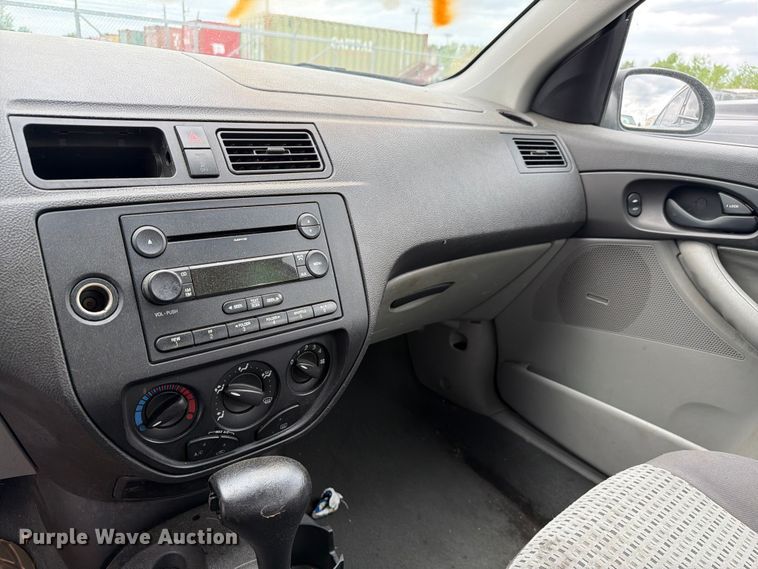 image for item FC3028 2007 Ford Focus 