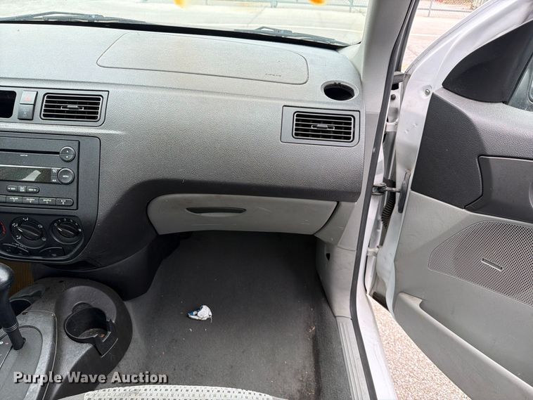 image for item FC3028 2007 Ford Focus 