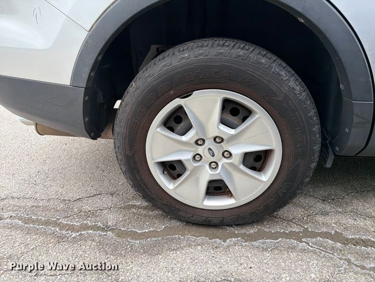 image for item FC3031 2013 Ford Explorer SUV