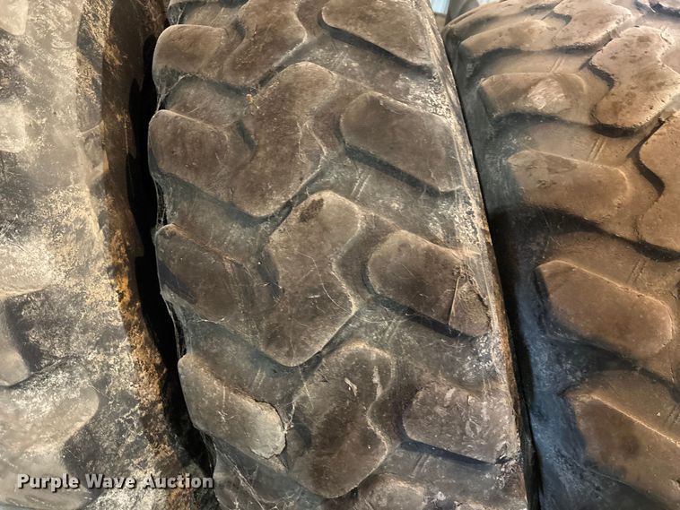 image for item FC4541 (5) 14.00R24 motor grader tires