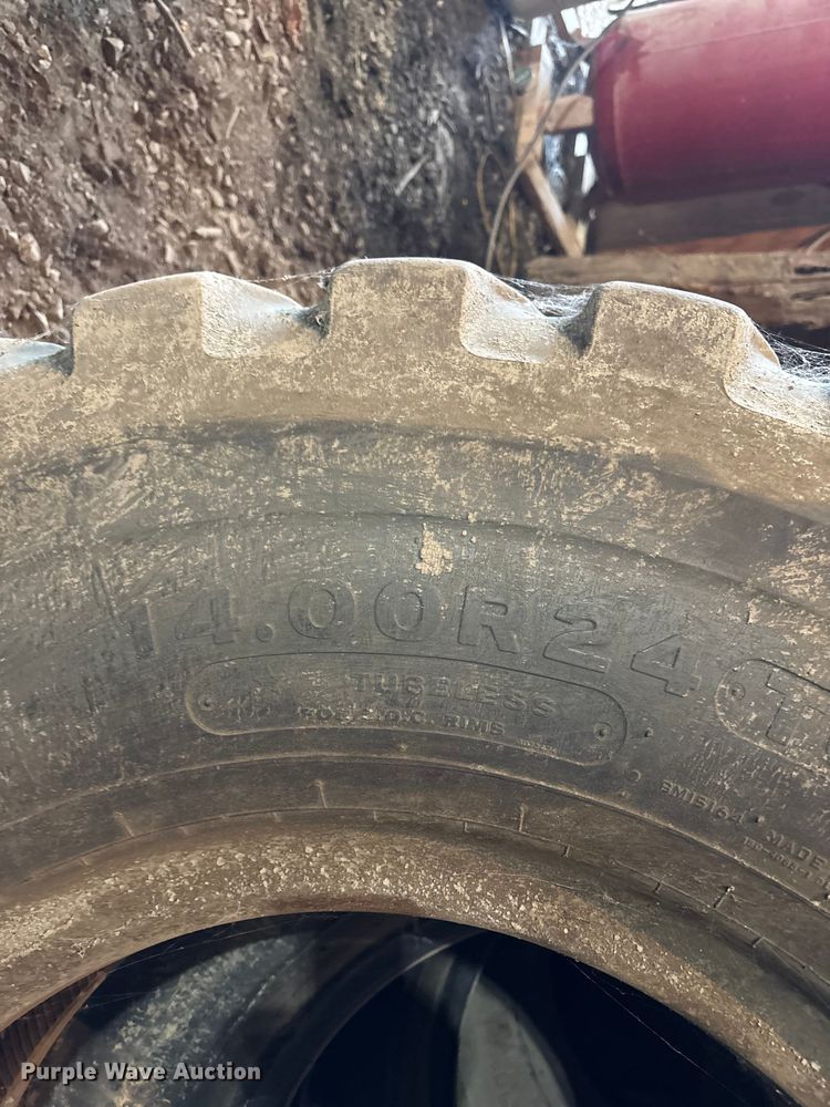 image for item FC4541 (5) 14.00R24 motor grader tires