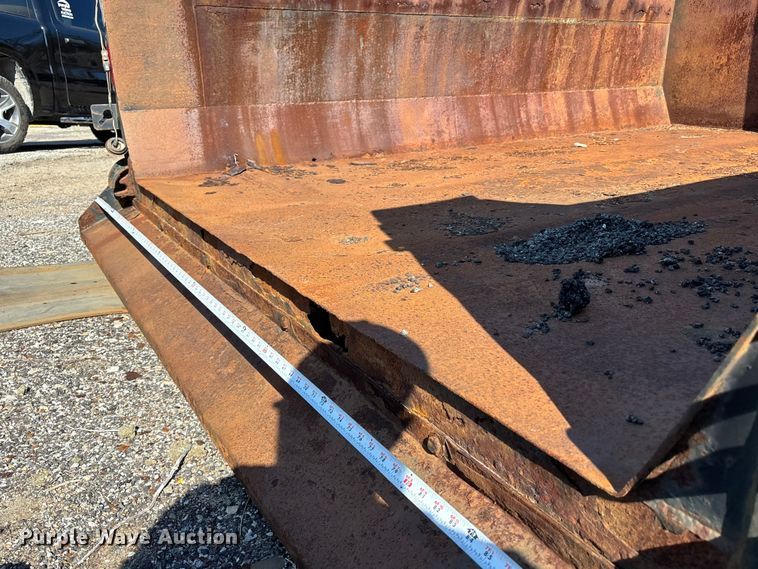 image for item FC4561 2004 Viking dump truck bed