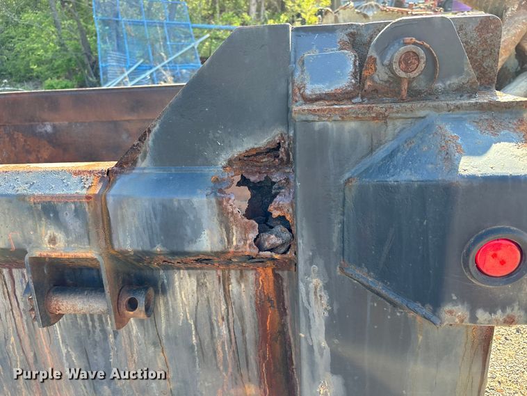 image for item FC4561 2004 Viking dump truck bed