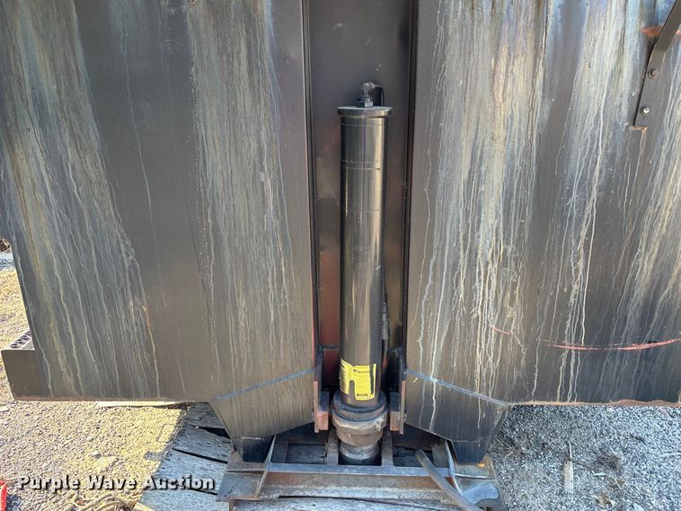 image for item FC4561 2004 Viking dump truck bed