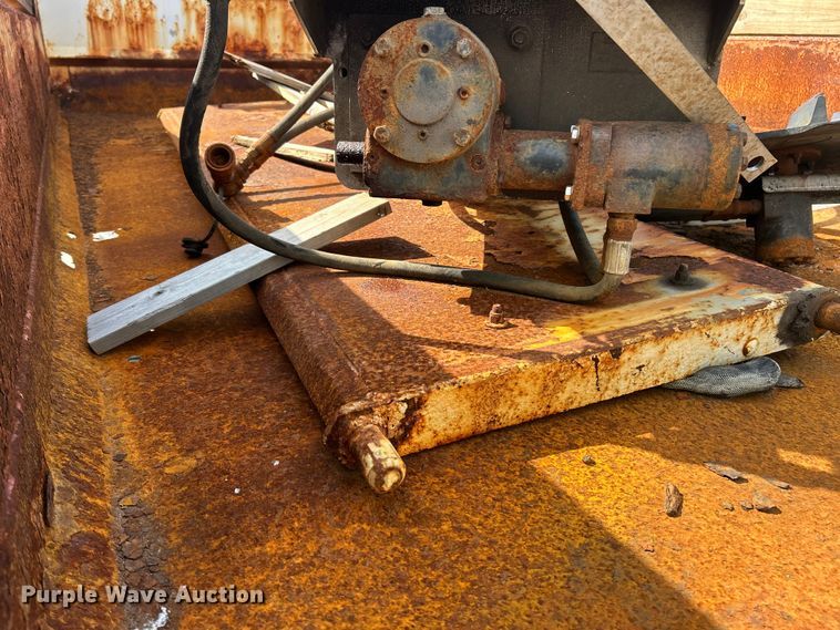 image for item FC5371 2014 Ford F550 Super Duty dump truck