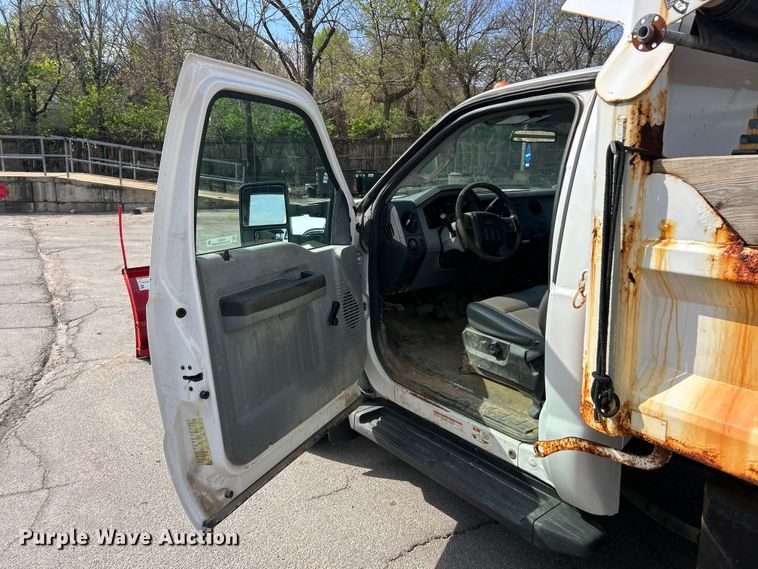 image for item FC5371 2014 Ford F550 Super Duty dump truck