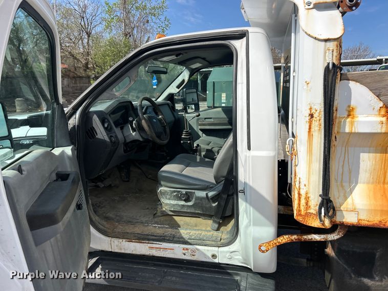 image for item FC5371 2014 Ford F550 Super Duty dump truck