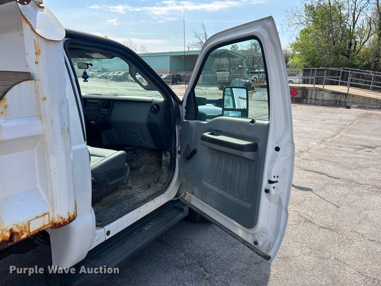image for item FC5371 2014 Ford F550 Super Duty dump truck