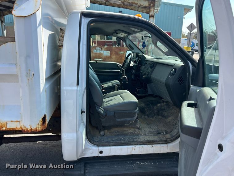 image for item FC5371 2014 Ford F550 Super Duty dump truck