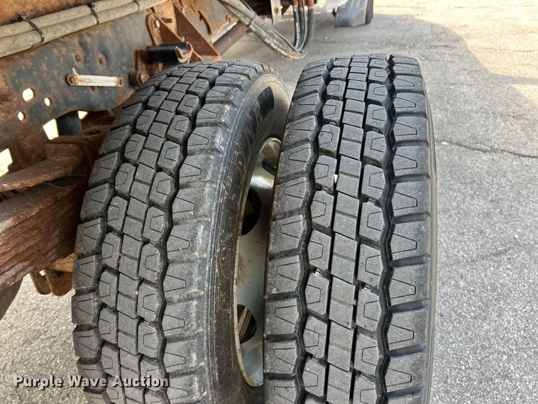 image for item FC5371 2014 Ford F550 Super Duty dump truck