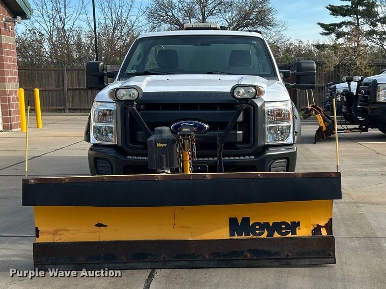 image for item FC5378 2016 Ford F350 Super Duty XL pickup truck