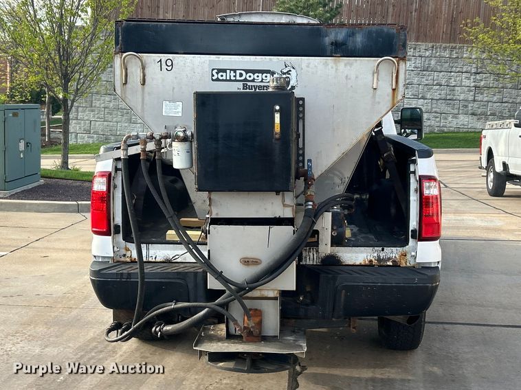 image for item FC5378 2016 Ford F350 Super Duty XL pickup truck