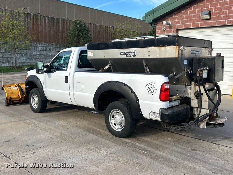 image for item FC5378 2016 Ford F350 Super Duty XL pickup truck