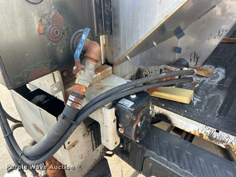 image for item FC5378 2016 Ford F350 Super Duty XL pickup truck