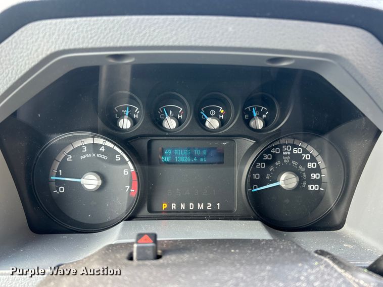 image for item FC5378 2016 Ford F350 Super Duty XL pickup truck