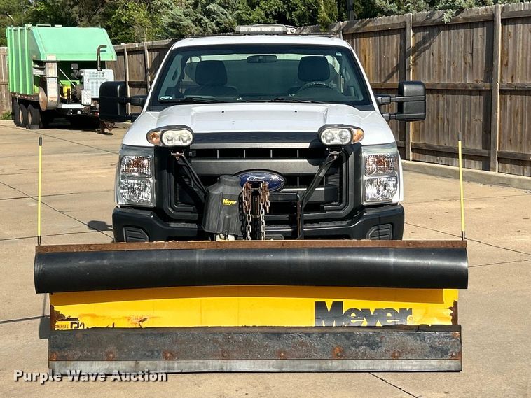image for item FC5379 2016 Ford F350 Super Duty XL  pickup truck