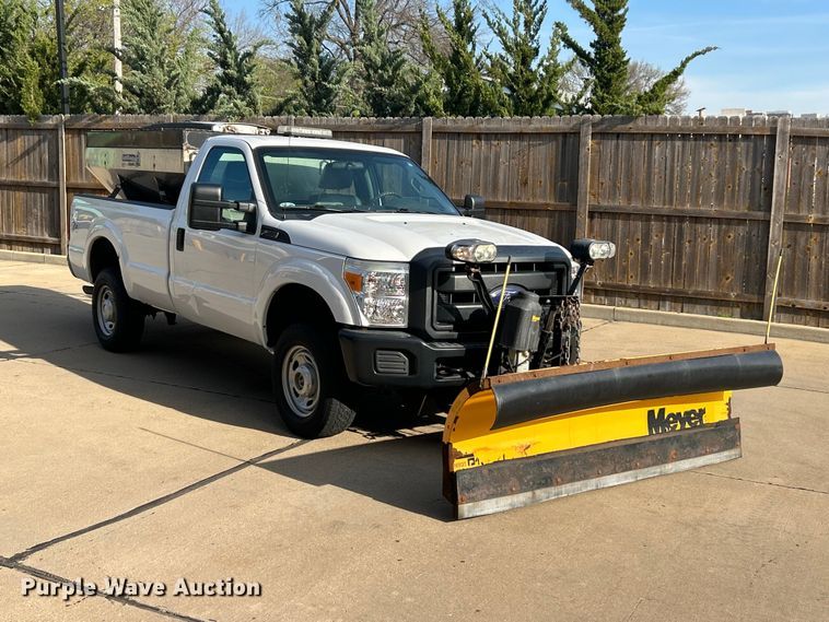 image for item FC5379 2016 Ford F350 Super Duty XL  pickup truck