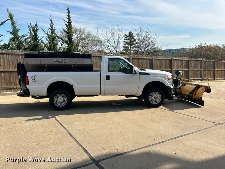 image for item FC5379 2016 Ford F350 Super Duty XL  pickup truck