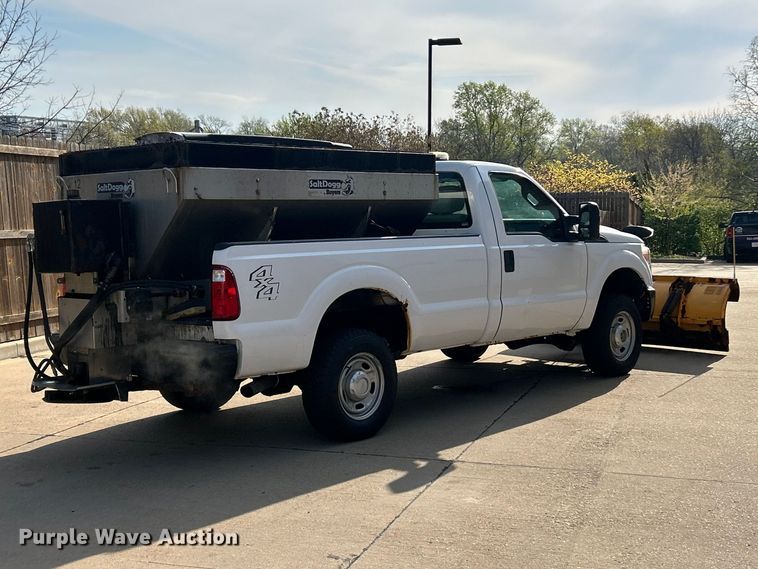 image for item FC5379 2016 Ford F350 Super Duty XL  pickup truck