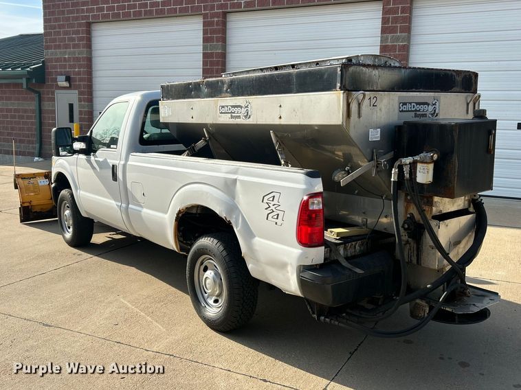 image for item FC5379 2016 Ford F350 Super Duty XL  pickup truck