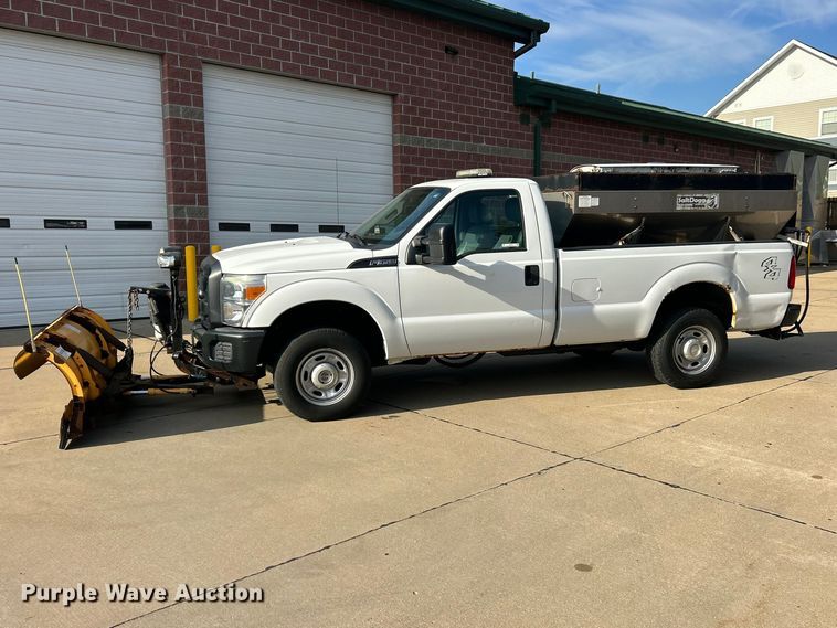 image for item FC5379 2016 Ford F350 Super Duty XL  pickup truck