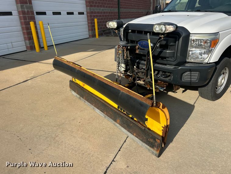 image for item FC5379 2016 Ford F350 Super Duty XL  pickup truck