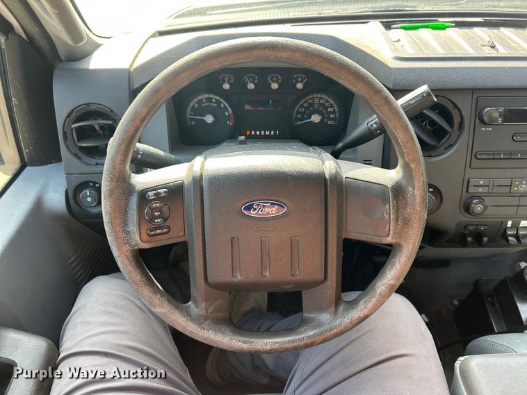 image for item FC5379 2016 Ford F350 Super Duty XL  pickup truck