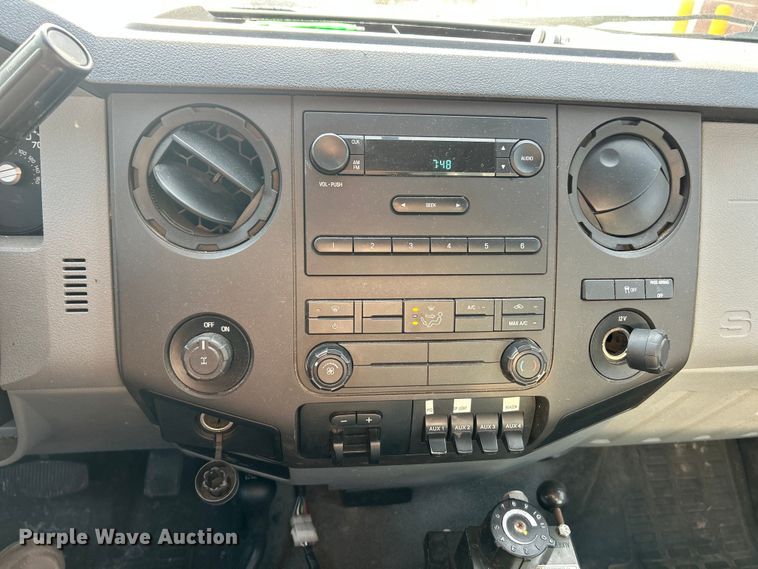 image for item FC5379 2016 Ford F350 Super Duty XL  pickup truck