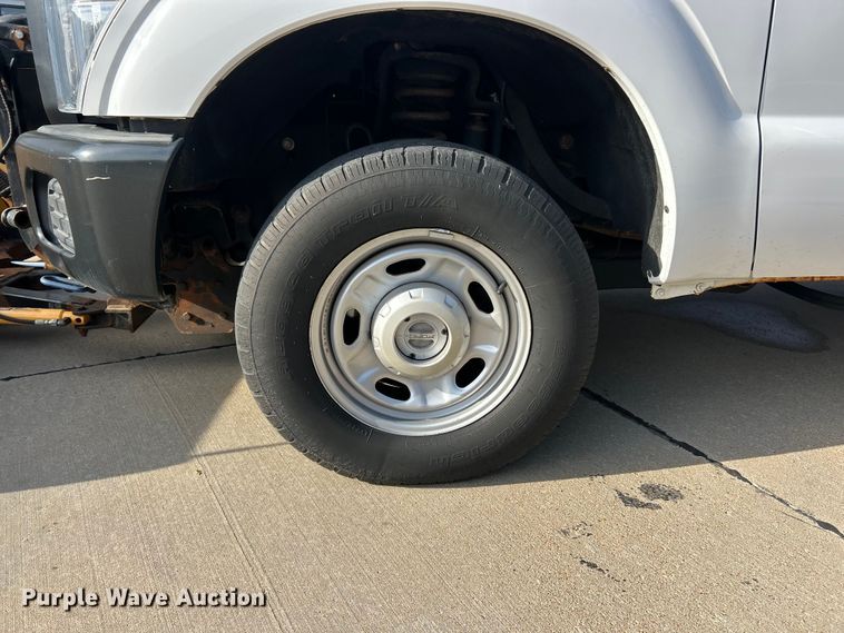 image for item FC5379 2016 Ford F350 Super Duty XL  pickup truck