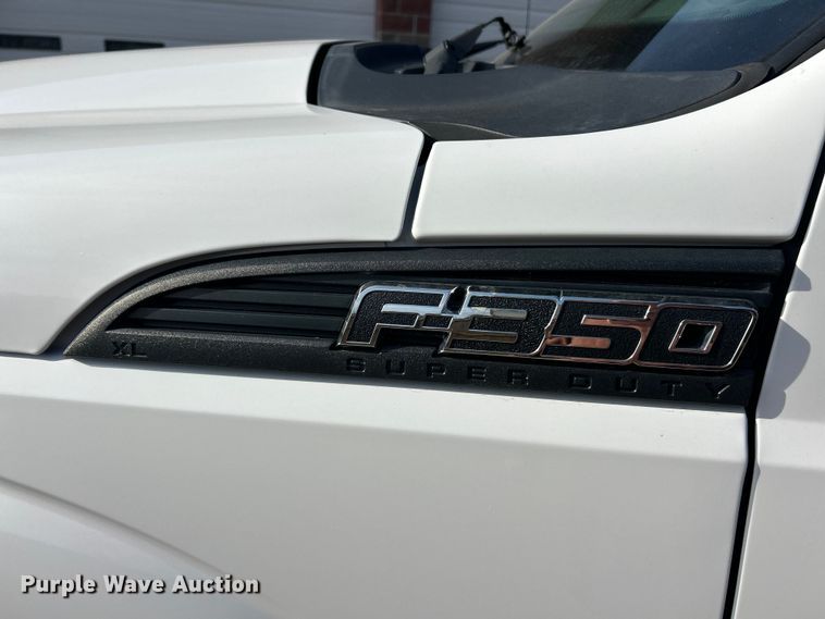 image for item FC5379 2016 Ford F350 Super Duty XL  pickup truck