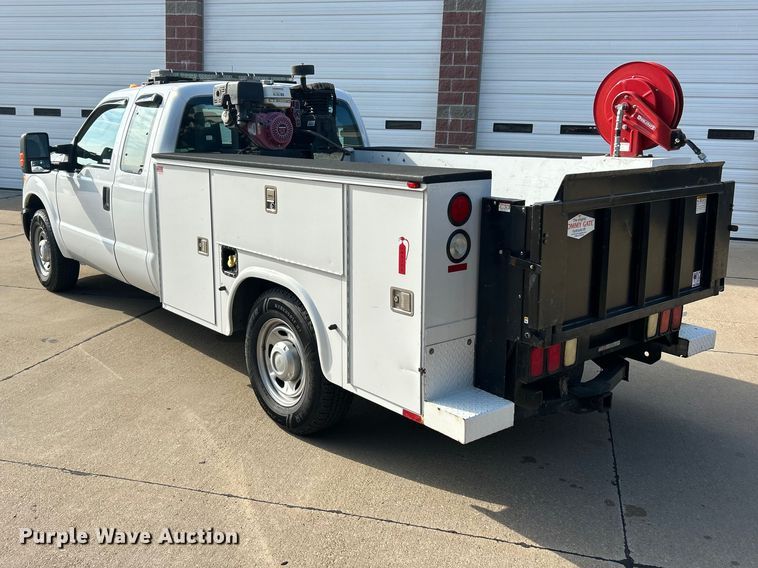 image for item FC5380 2014 Ford F250 Super Duty XL Ext. Cab pickup truck