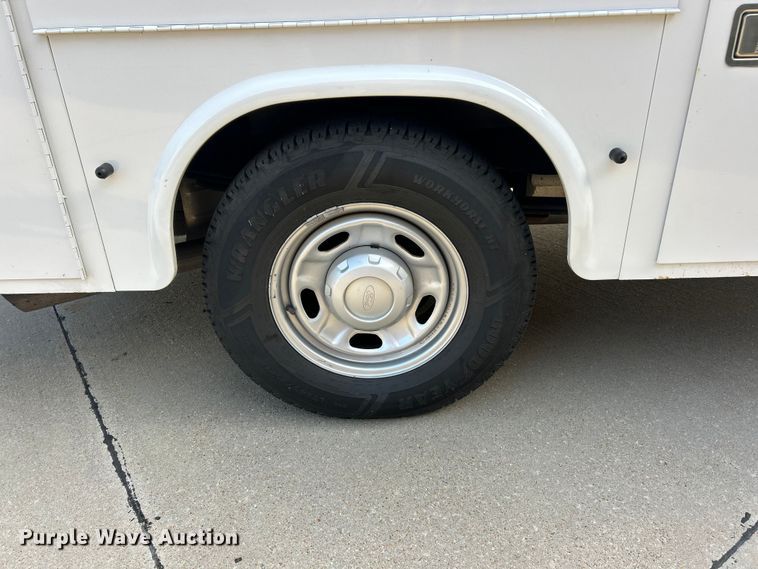 image for item FC5380 2014 Ford F250 Super Duty XL Ext. Cab pickup truck