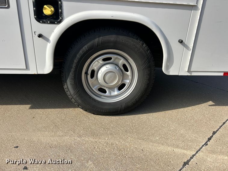 image for item FC5380 2014 Ford F250 Super Duty XL Ext. Cab pickup truck