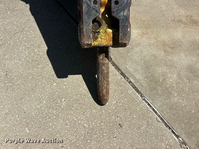 image for item FC5424 Stanley MB05 skid steer breaker