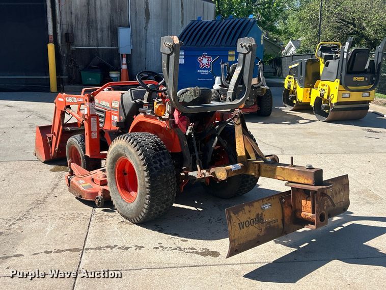 image for item FC5427 Kubota B7500D tractor