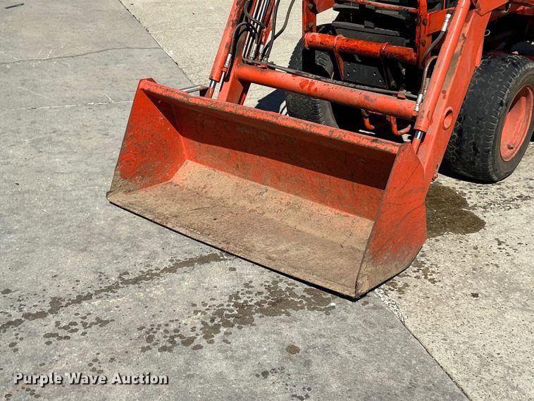 image for item FC5427 Kubota B7500D tractor